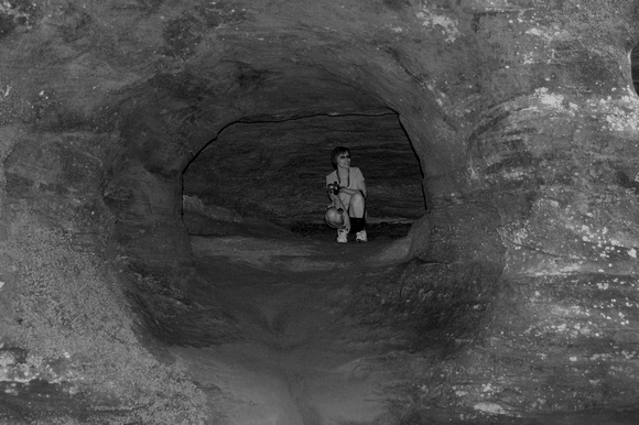 BW_Donna in the Cave