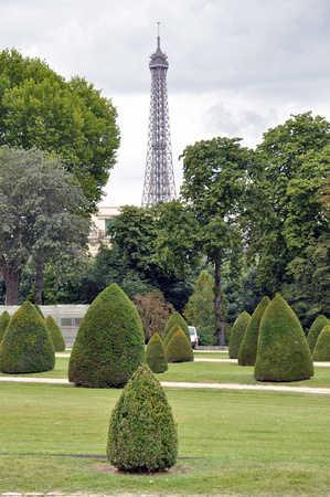 137_France Paris_The Eiffel Tower from the Hotel Invalides_1
