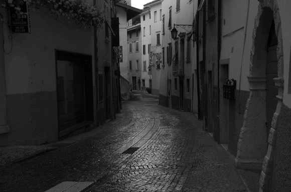 BW_400_Italy_Florencel_The Alley to the Hotel_BW
