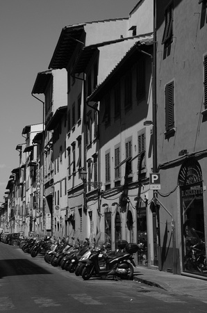 BW_404_Italy_Florence_The Motorbike Parking_BW